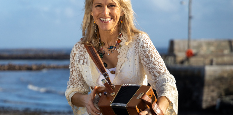 Sharon Shannon Trio to Perform Intimate Candlelit Gig
