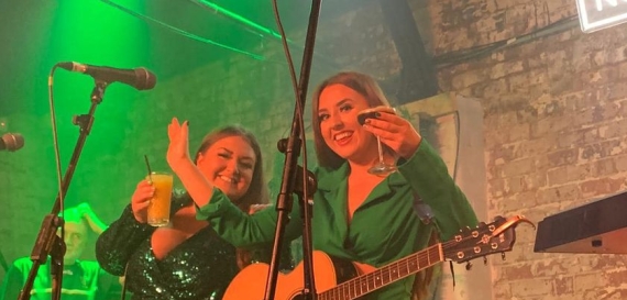 BOTTOMLESS AT NORTONS!